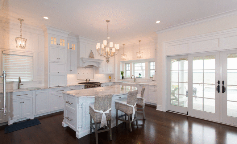 Kitchen layout diagram showing work triangle between sink, stove, and refrigerator